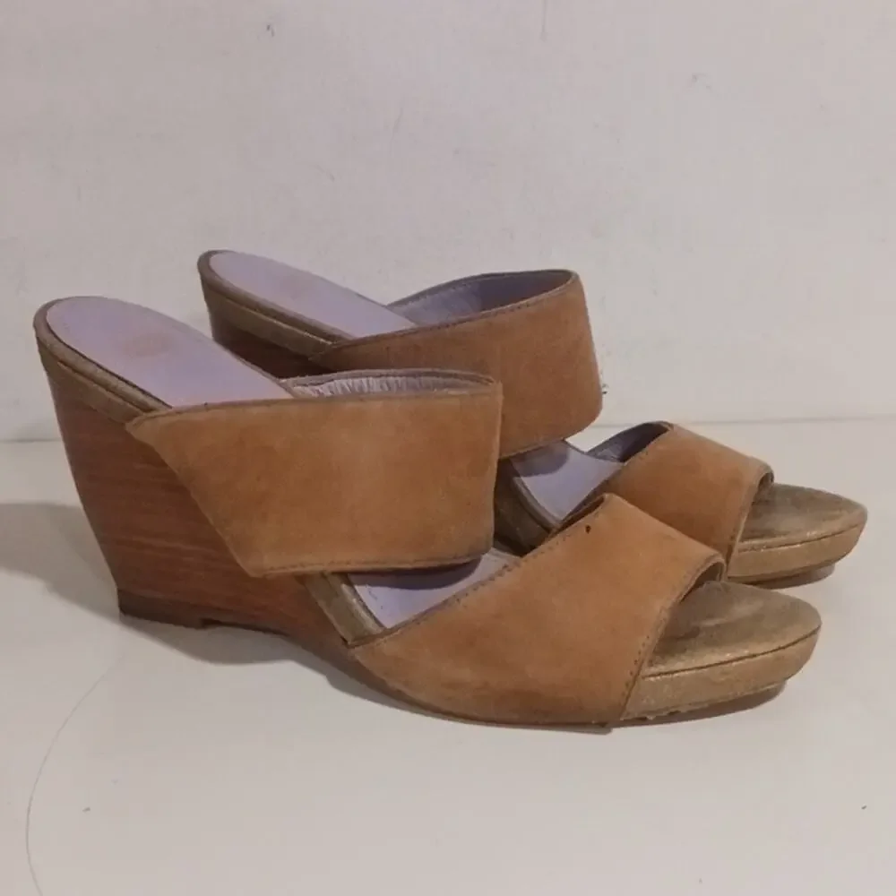 Johnson & Murphy Tan Suede Metallic trim Wedge Sandal sz 8.5